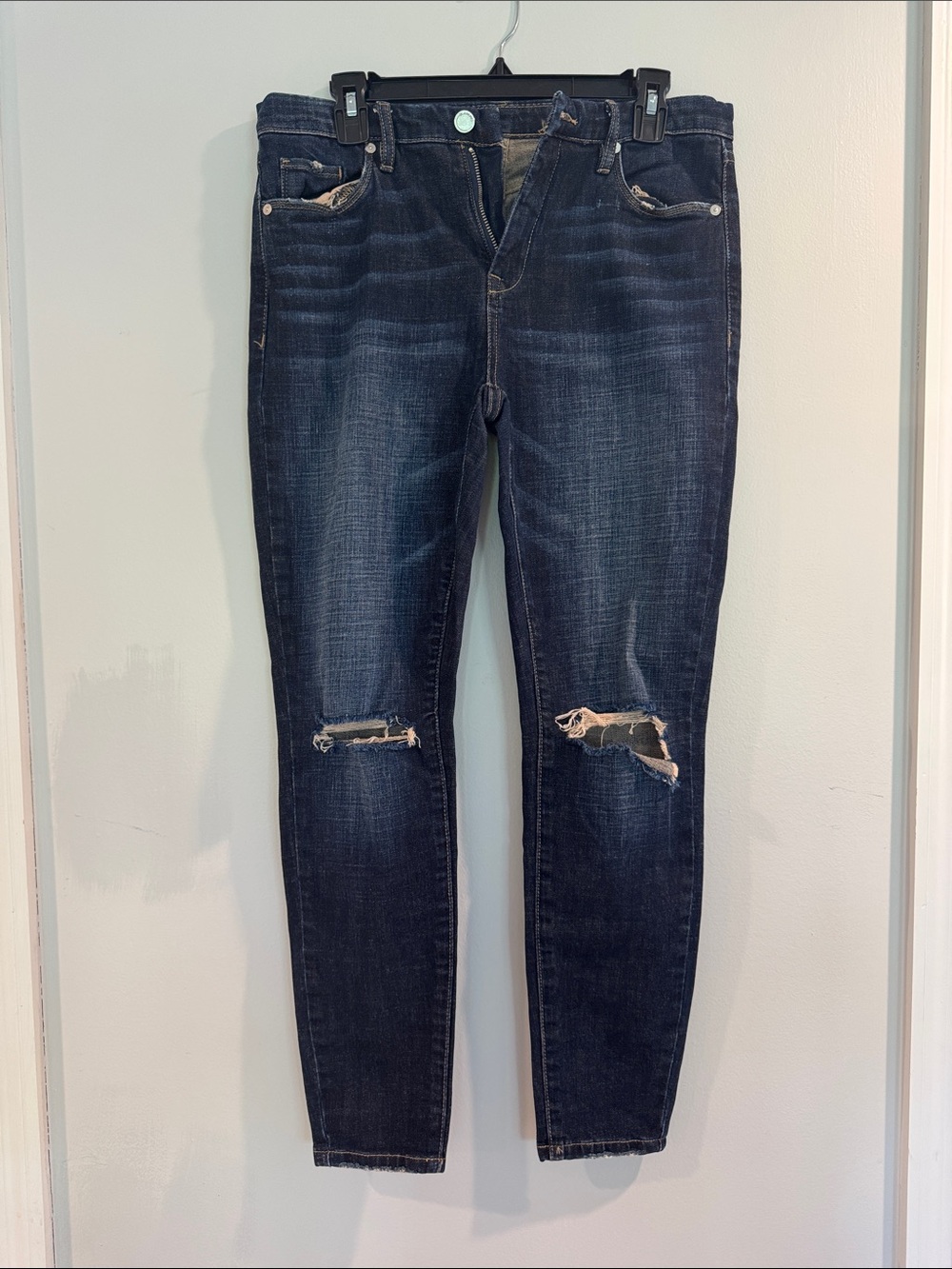 BlankNYC mid rise skinny distressed dark wash Jean